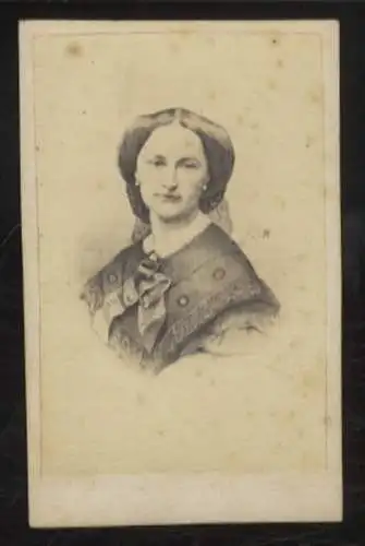 Cdv Portrait Herzogin Adelheid von Augustenburg, geb. v. Hohenlohe-Langenburg