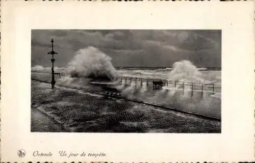 Ak Oostende Ostende Westflandern, Un jour de tempete