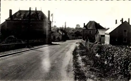 Ak Nogent le Bernard Sarthe, Teilansicht, Straße