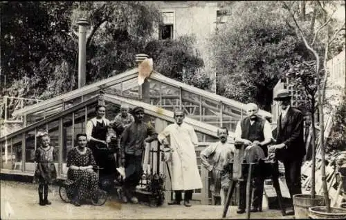 Foto Ak Dresden Pieschen Wilder Mann ?, Schleifer mit Schleifstein, Fahrrad, Personen