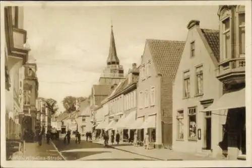 Ak Aurich in Ostfriesland, Wilhelmstraße, Passanten