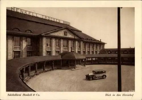 Ak Biebrich Wiesbaden in Hessen, Sektkellerei Henkell und Co., Blick in den Ehrenhof