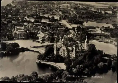 Ak Schwerin in Mecklenburg, Schloss, Fliegeraufnahme