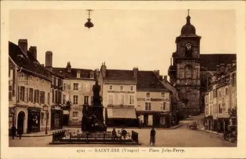 Ak Saint Dié des Vosges, Place Juies-Ferry