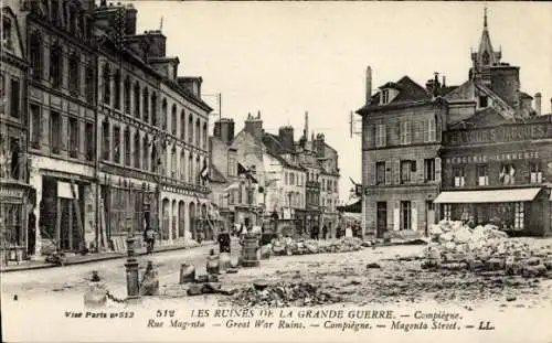 Ak Compiègne Oise, Les Ruines de la Grande Guerre, Rue Magenta