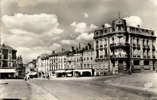 Ak Commercy Lothringen Meuse, Place de l'Hotel de Ville