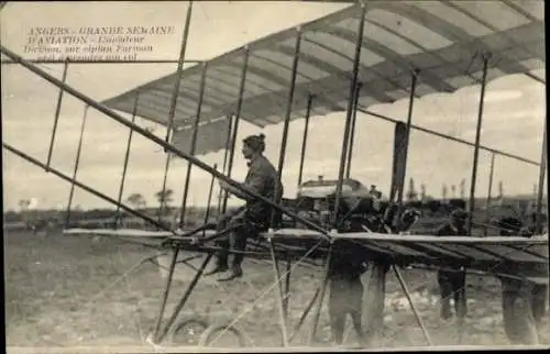 Ak Angers, Great Aviation Week, Dickson im Farman-Doppeldecker