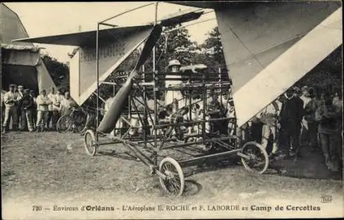 Ak Orleans, Camp de Cercottes, Flugzeug E. Roche und F. Laborde