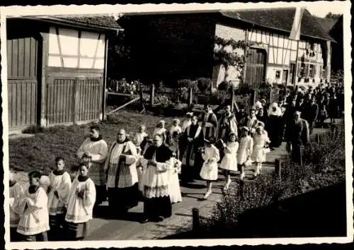 Foto Ak Bermatingen im Bodenseekreis, Priester-Primiz, Prozession, ca. 1958