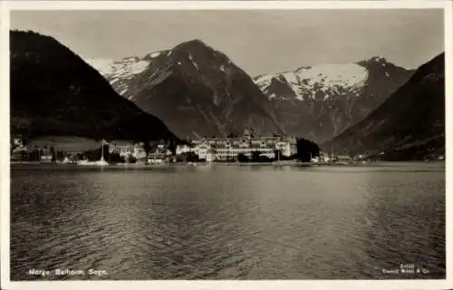 Ak Balholm Sogn Norwegen, Gesamtansicht, Bergspitze