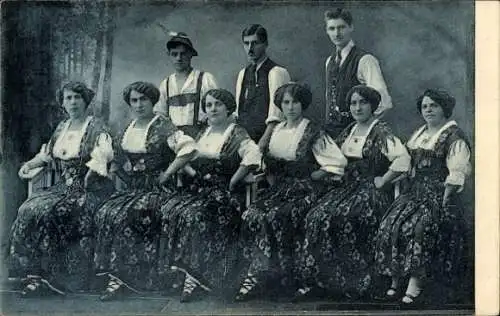 Ak Oberbayrische Alpensänger-, Jodler-, Tänzer- und Musiktruppe Widerhalle, Dir. Fanny Lipink