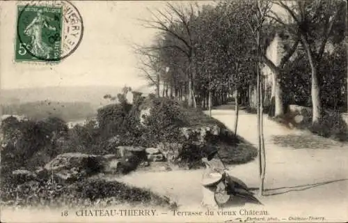 Ak Château Thierry Aisne, Terrasse du vieux Chateau