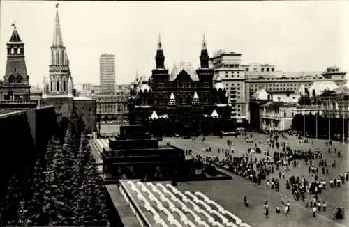 Ak Moskau Russland, Roter Platz, Kreml, Lenin Mausoleum, Besucher