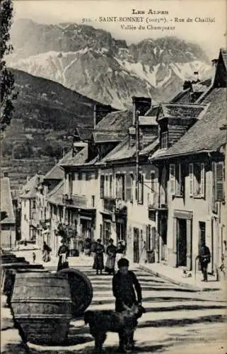 Ak Saint-Bonnet Hautes-Alpes, Rue de Chaillol, Vallee du Champsaur