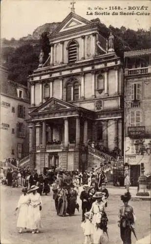 Ak Royat Puy de Dôme, La Sortie du Sacre-Coeur