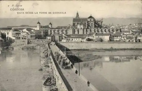 Ak Córdoba Andalusien Spanien, Stadt vom Turm von Carraola gesehen, Brücke, Mezquita