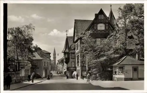 Ak Meiningen in Südthüringen, Georgstrasse, Passanten, Kiosk