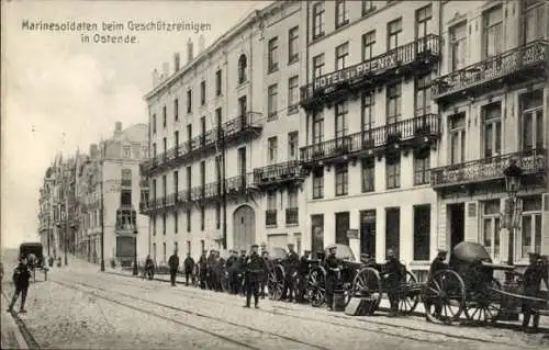 Ak Oostende Ostende Westflandern, Marinesoldaten beim Geschützreinigen, Hotel du Phenix