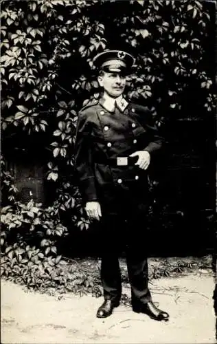 Foto Ak Nürnberg, Deutscher Sanitäter in Uniform, Porträt