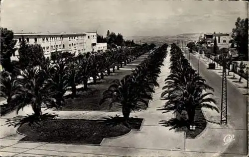 Ak Meknes Marokko, Esplanade du Docteur Giguet, Notre Dame Institution