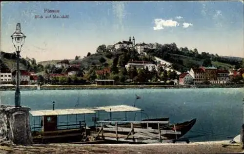 Ak Passau in Niederbayern, am Innufer, Mariahilf, Blick v. d. Altstadt aus, angelegtes Boot