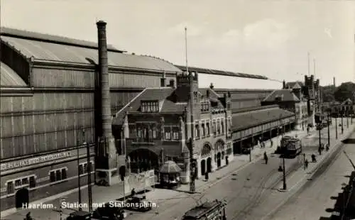 Ak Haarlem Nordholland Niederlande, Bahnhof mit Stationsplein