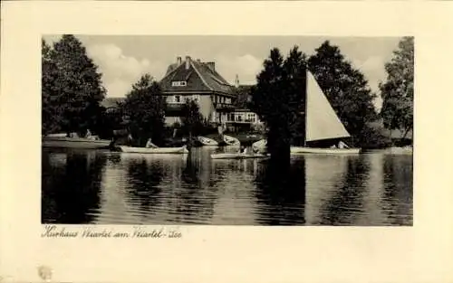 Ak Wiartel bei Pisz Johannisburg Ostpreußen, Kurhaus Wiartel am Wiartelsee, Boote