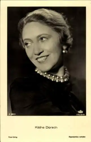 Ak Schauspielerin Käthe Dorsch, Ross Verlag A 3261 1, Portrait