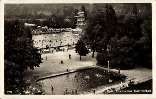 Ak Zeitz an der Weißen Elster im Burgenlandkreis, Belebtes Städtisches Sommerbad