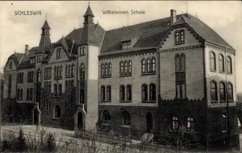 Ak Schleswig an der Schlei, Wilhelminen Schule, Seitenansicht