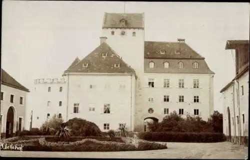 Foto Ak Seefeld in Oberbayern, Hof, Gartenanlage, Amtsgebäude