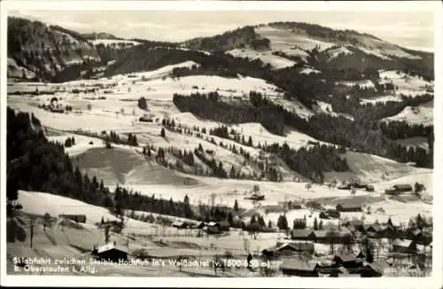 Ak Oberstaufen im Allgäu, Winteransicht, Skiabfahrt zwischen Steibis Hochfluh ins Weißachtal