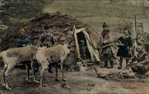 Ak Lappland, Familie in Volkstracht, Rentier
