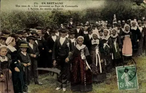 Ak Trachten Bretagne, Une noce de 1500 personnes, arrivée des maries au festin