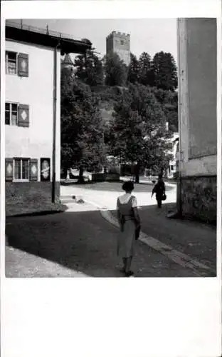 Ak Neubeuern in Oberbayern, Ortspartie, Turm