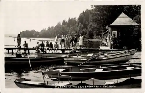 Ak Krottenmühl Söchtenau am Simssee Oberbayern, Hubers Simsseebad, Boote