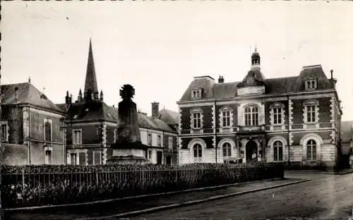 Ak Le Lude Sarthe, Place de l'Hotel de Ville