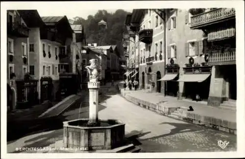 Ak Berchtesgaden in Oberbayern, Marktplatz, Brunnen