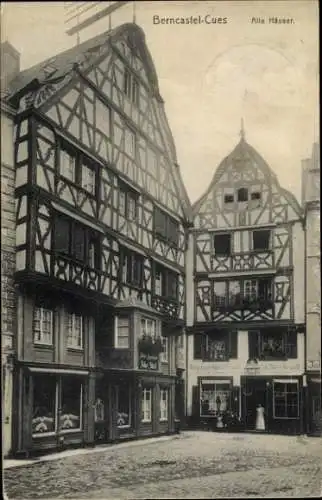 Ak Bernkastel Kues an der Mosel, Alte Häuser, Fachwerkhäuser