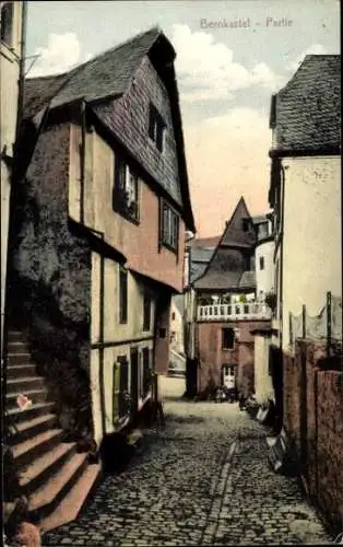 Ak Bernkastel Kues an der Mosel, Straßenpartie