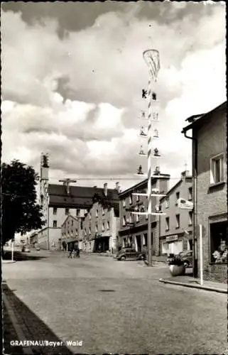 Ak Grafenau Bayerischer Wald, Stadtplatz mit Maibaum, Geschäft Domani, Fahrräder