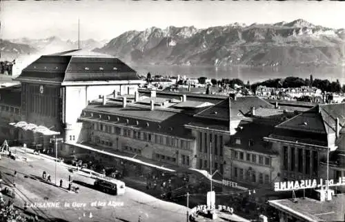 Ak Lausanne Kanton Waadt, Bahnhof, Alpen