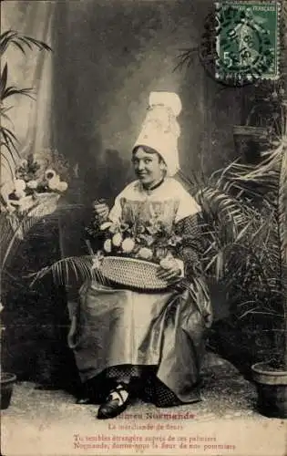 Ak Normandie, Frau in Volkstracht, Blumenhändlerin, Portrait