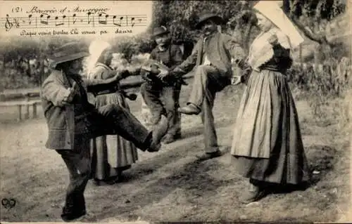 Ak Auvergne Frankreich, Tanzende Menschen, Musikinstrumente