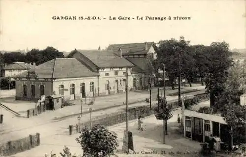 Ak Gargan Seine Saint Denis, Bahnhof, Bahnübergang