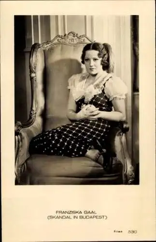 Ak Schauspielerin Franziska Gaal, Portrait, Skandal in Budapest