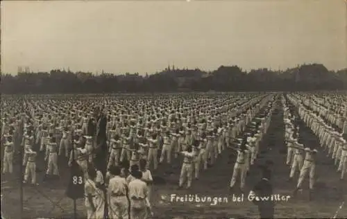 Foto Ak München, 13. Deutsches Turnfest Juli 1923, Freiübungen bei Gewitter