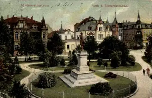 Ak Kaiserslautern, Partie beim Bismarckdenkmal, Parkanlagen, Straßenpartie