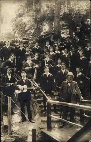 Studentika Foto Ak Schwedenlöcher, Sächsische Schweiz, Musizierende Studenten