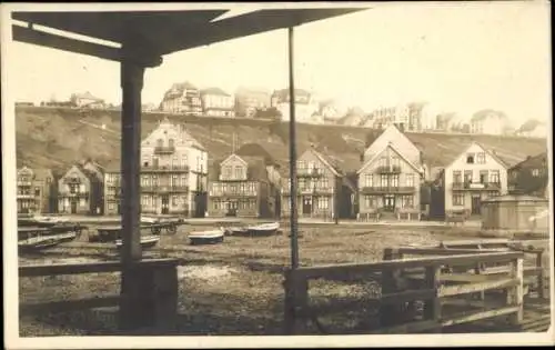 Foto Ak Nordseeinsel Helgoland, Strand an der Landungsbrücke, Unterland
